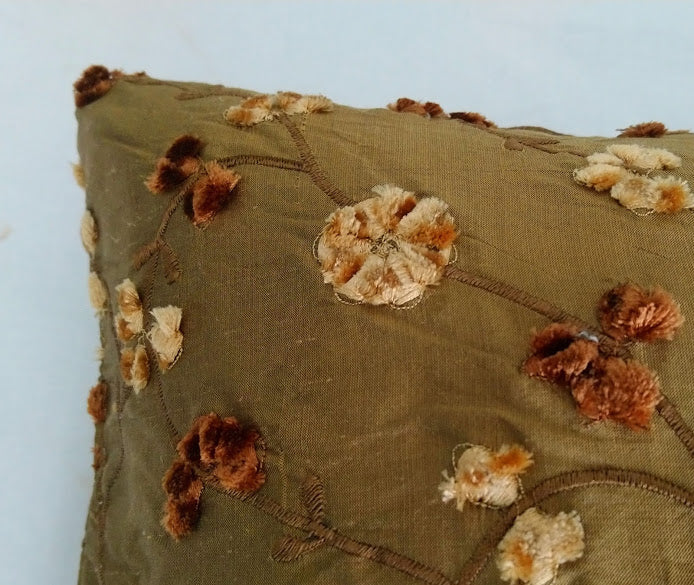 Da Vinci's Giardino Floral Embroidered Silk Cushion Cover