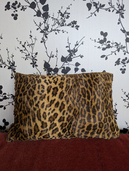 Fuzzy Leopard Pattern Woven Cushion Cover